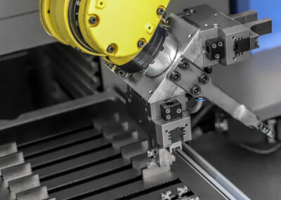 5-Achs Fräsmaschinen mit Roboterbestückung
